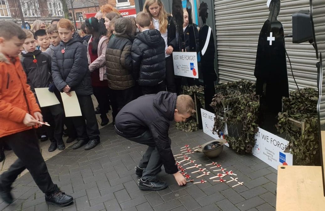 Schoolchildren pay tribute to war dead of Netherfield and Colwick
