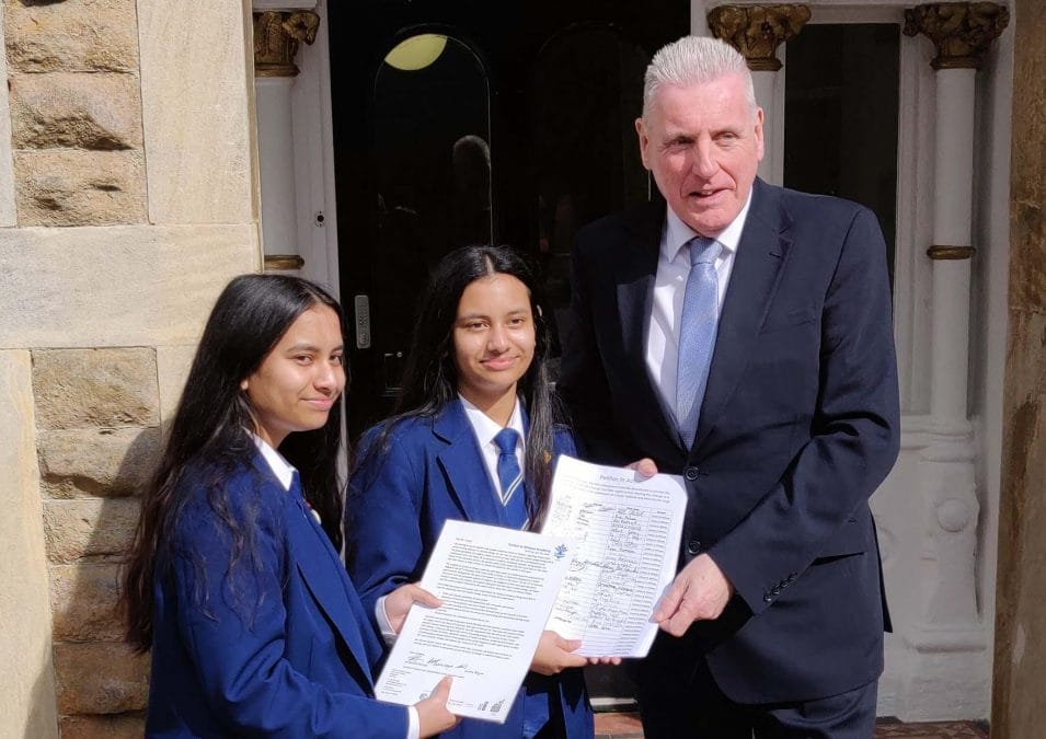 Gedling MP Vernon Coaker presented with climate change petition by Carlton le Willows Academy pupils