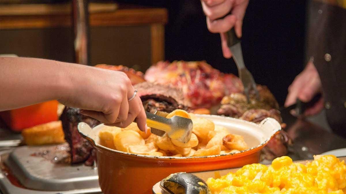 Elwes Arms in Carlton to offer weekday carvery service due to popular demand