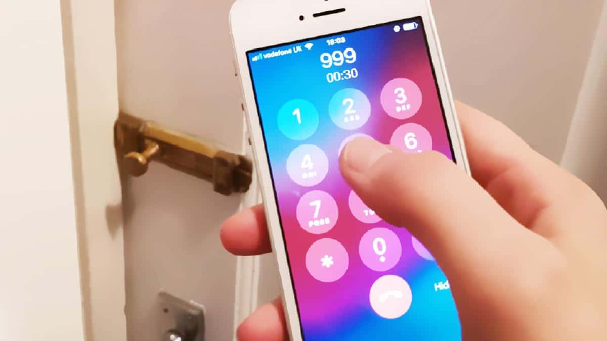 Police remind households in Gedling borough about how to report an emergency when it’s not safe to speak as tensions run high during coronavirus lockdown