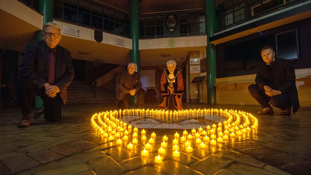 Council remembers Gedling borough coronavirus victims with candlelight vigil Gedling Eye
