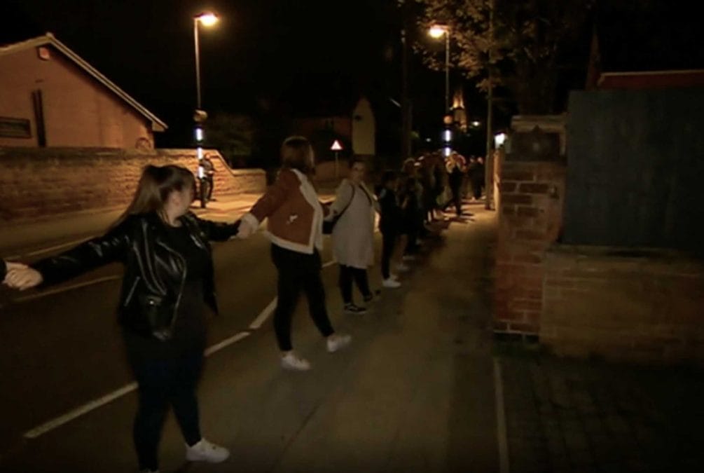 Women form human chain between two Gedling pubs to raise awareness over drinks spikings