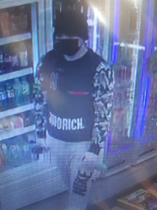 CCTV images issued after shopkeeper is threatened with knife during attempted robbery at Gedling convenience store
