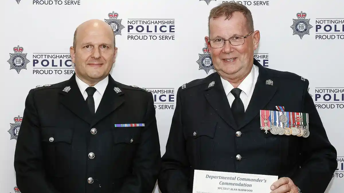 Volunteer cop is commended for his lifesaving actions