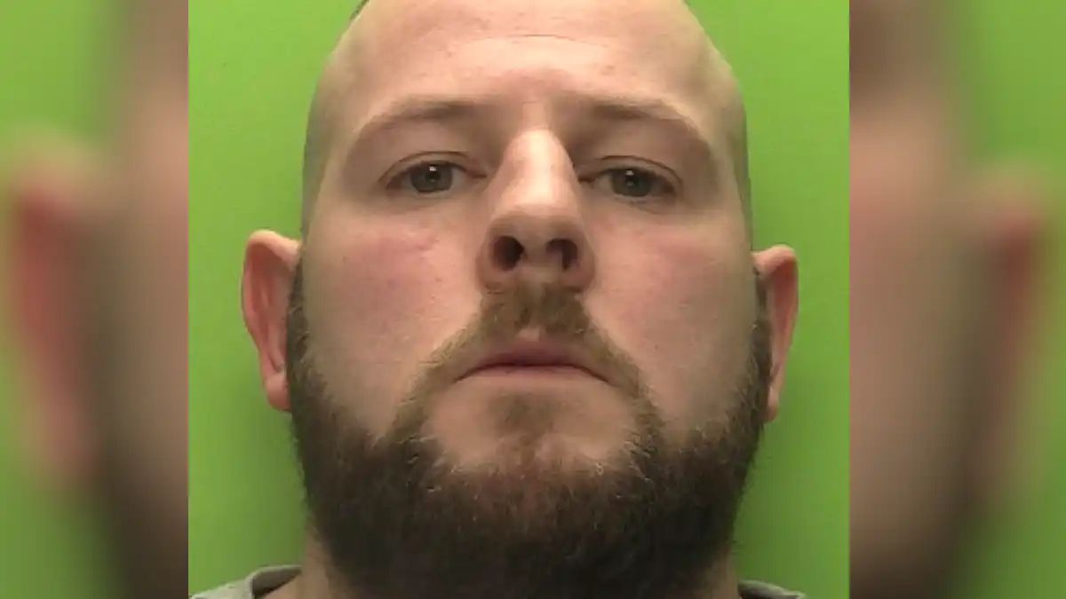 Gedling burglar captured after leaving fingerprints on jewellery box he plundered