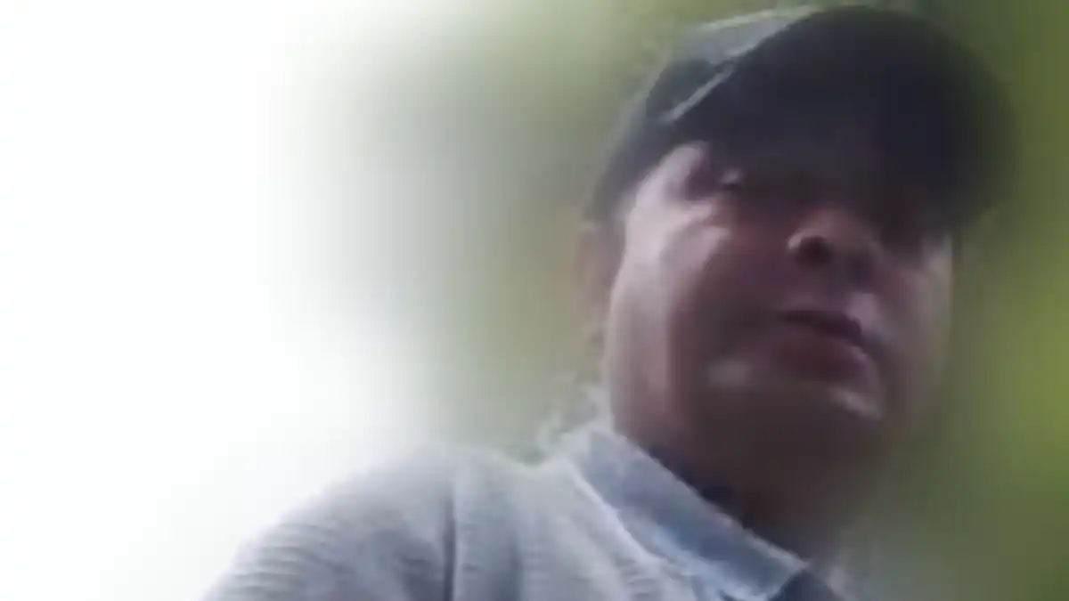 Police release image of man in connection with theft of money from elderly lady